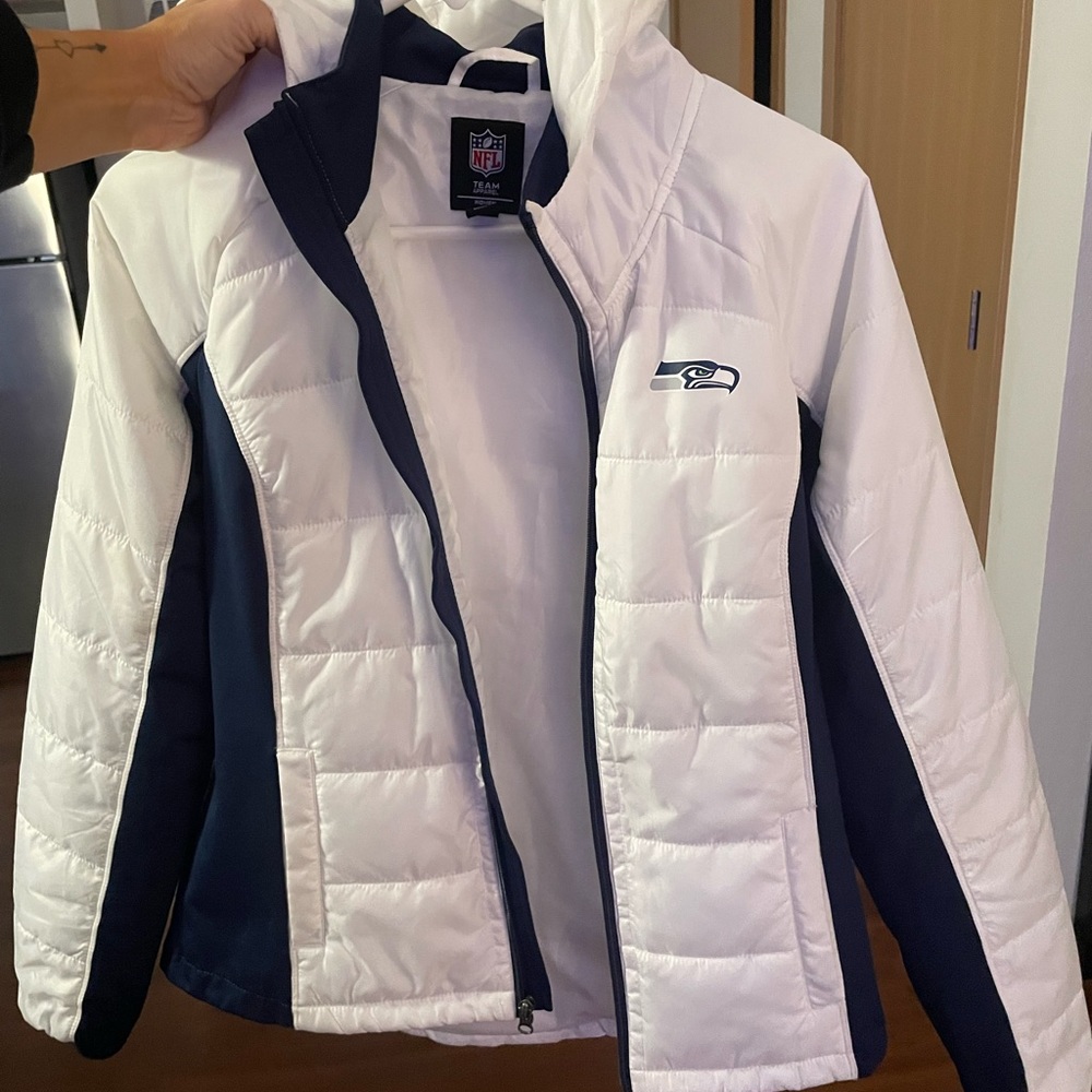 Ladies Seattle Seahawks Puffer Jacket - size M